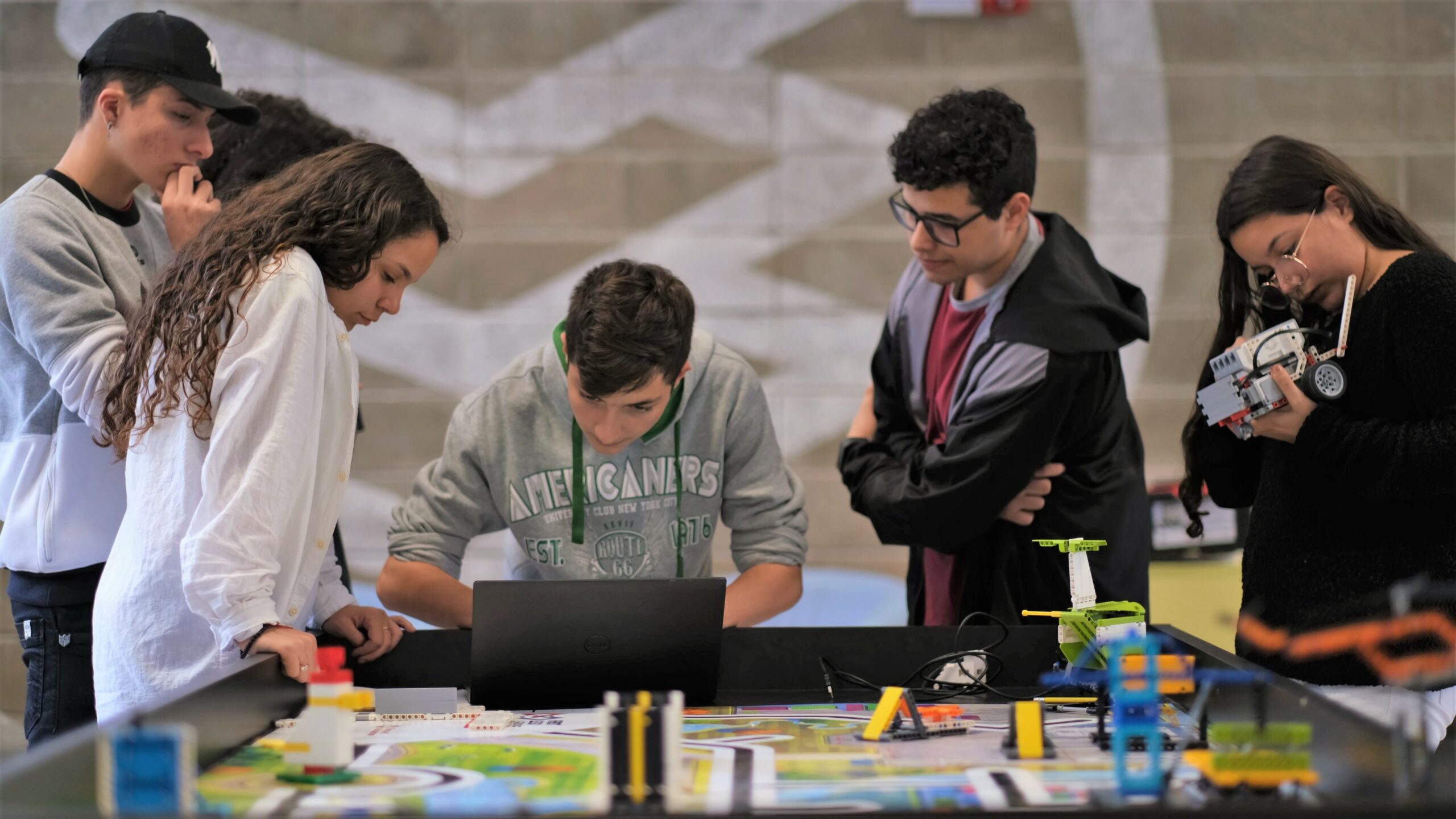 Alunos do SESI/RS praticando uma forma de aprendizagem